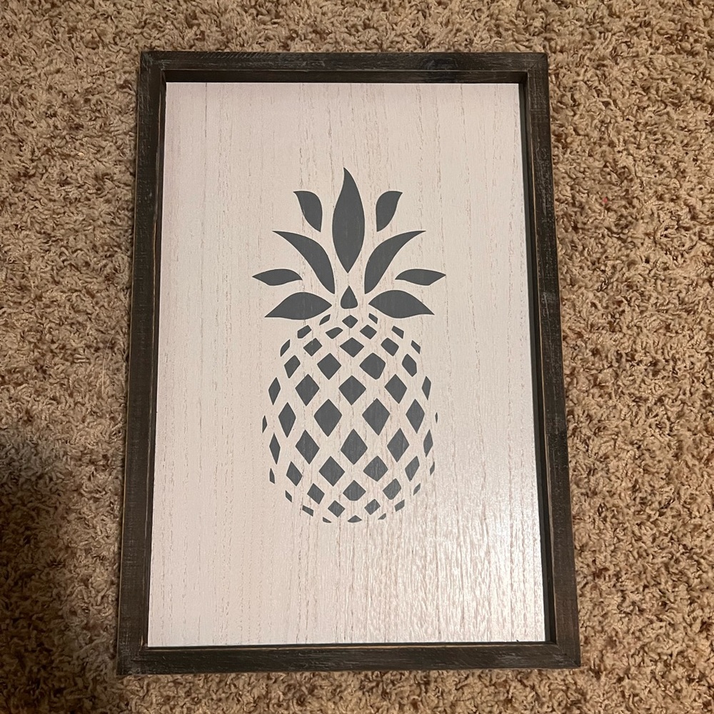 Pineapple Decorative Sign